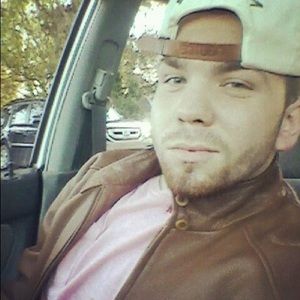 Meet your Posher, Dennis